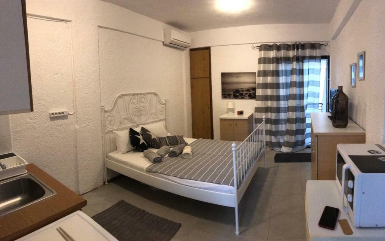 Meli'S Studio Apartment Pefkochori Luaran gambar